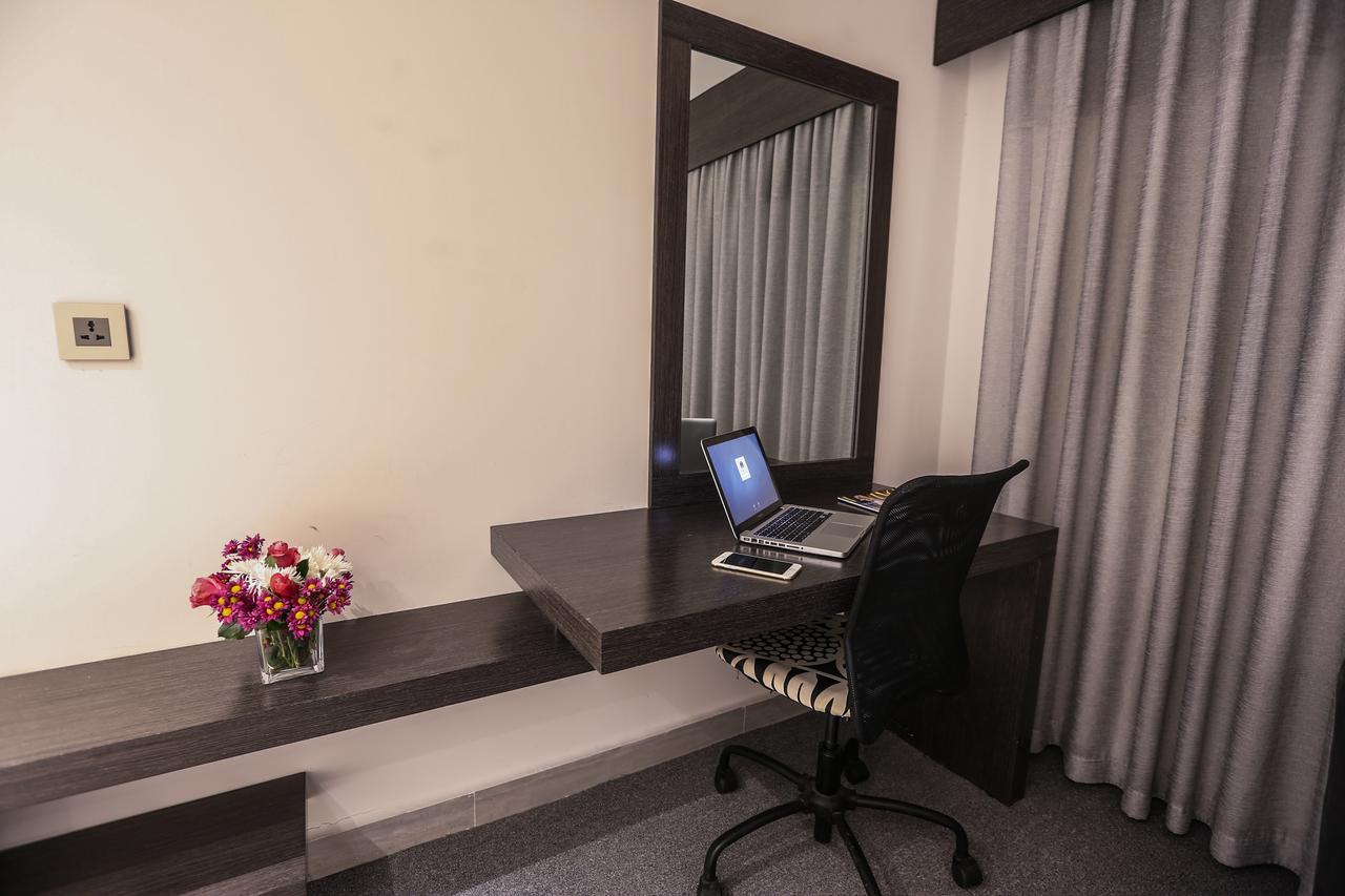 Khuttar Apartment Аман Екстериор снимка