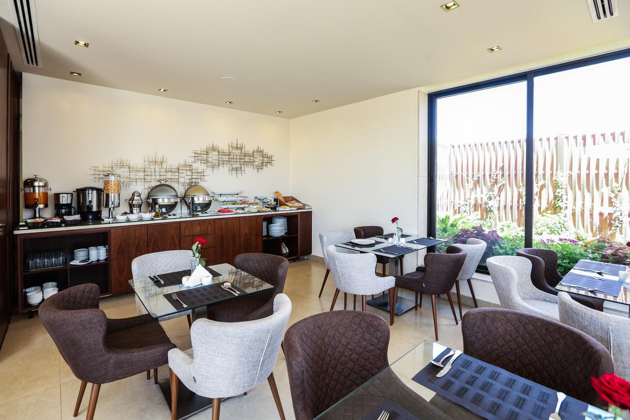Khuttar Apartment Аман Екстериор снимка