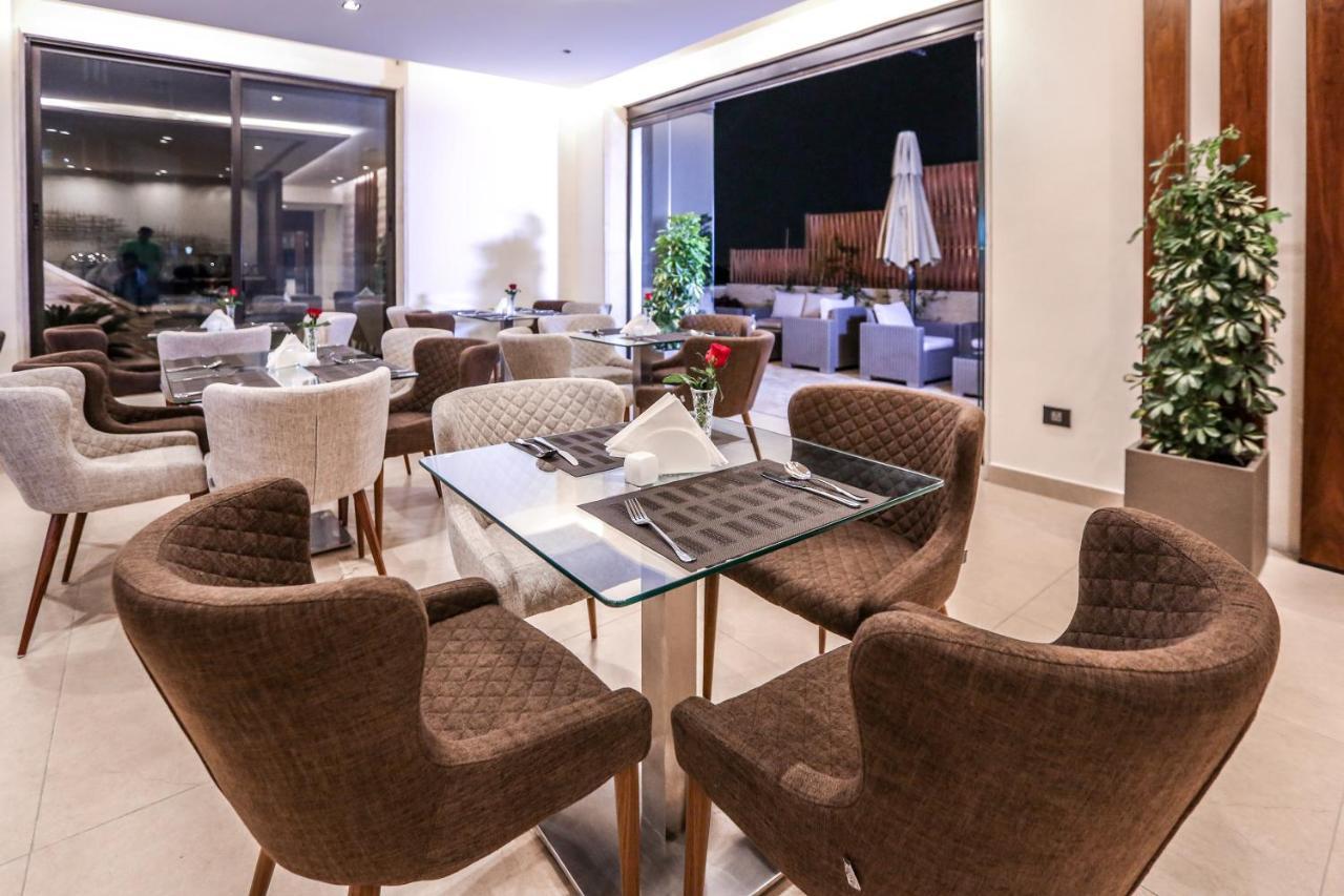 Khuttar Apartment Аман Екстериор снимка